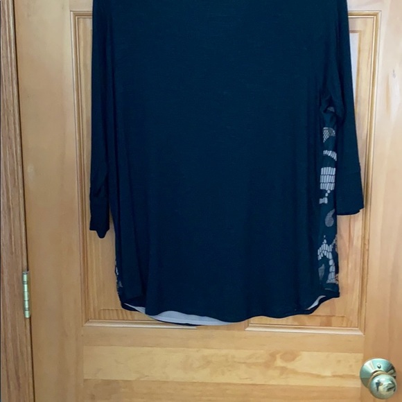 Top - Picture 2 of 5